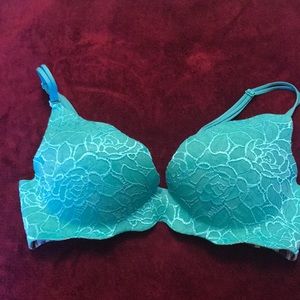 Victoria’s Secret Embrace, Very Sexy Push Up Bra!